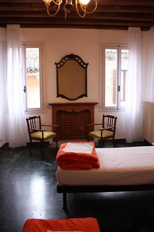 Viva Venezia Bed and Breakfast Bed & Breakfast